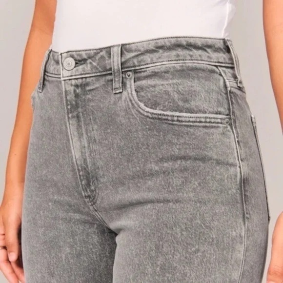 Abercrombie & Fitch The Mom High Rise Jean - Picture 3 of 7